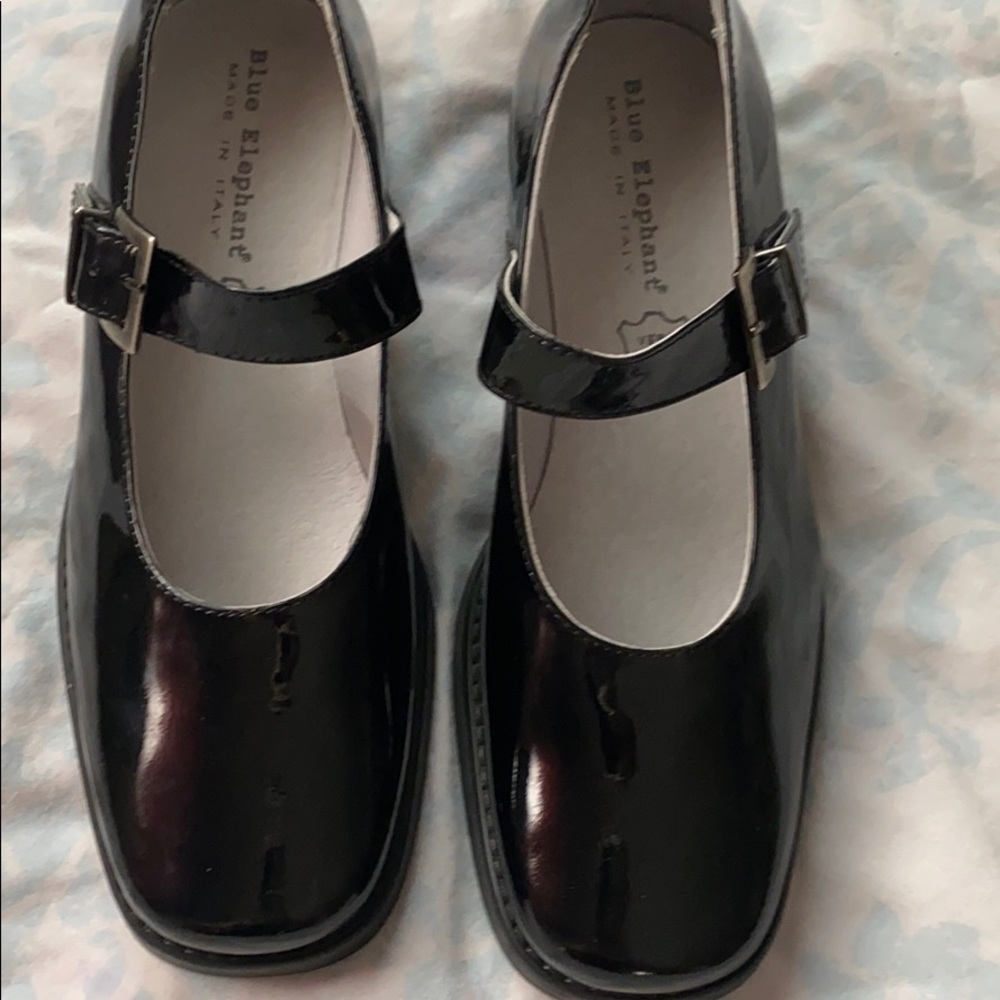 Black Mary Jane shoes